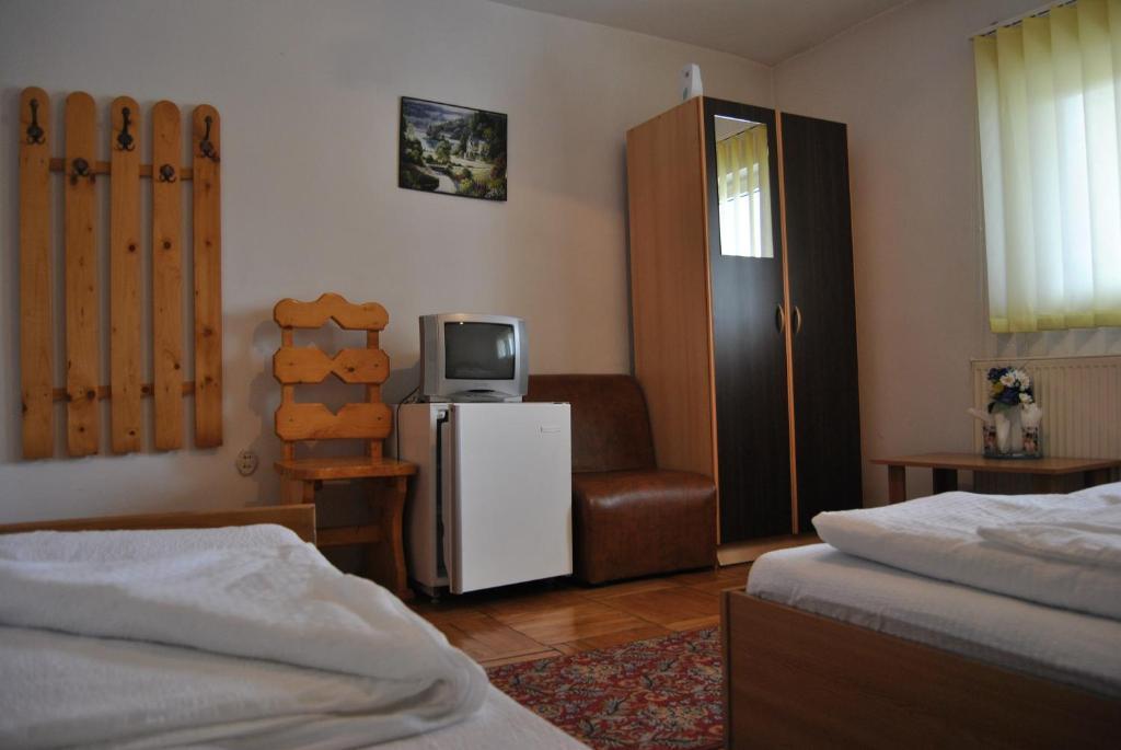 Cabana Popasul Haiducilor Petroşani Extérieur photo